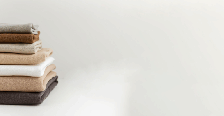 Các chất liệu vải thường dùng trong phong cách minimal như cotton, linen và vải dệt trơn với tông màu trung tính